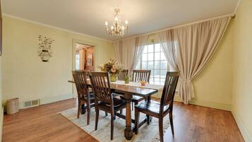 House (4 Bedrooms) | Interior