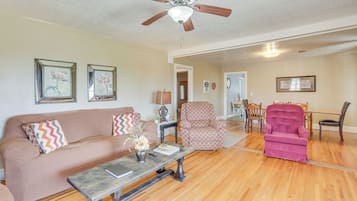 Rumah (3 Bedrooms) | Bagian depan properti