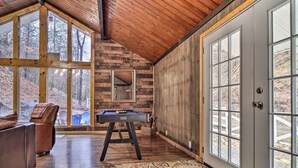Game room - Pigeon Forge House w/ Private Yard! (Pigeon Forge)