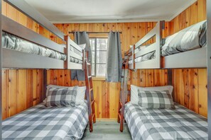 Rumah (3 Bedrooms) | 3 kamar tidur, ruang kerja ramah laptop, dan seprai linen