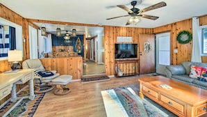 House (2 Bedrooms) | Interior