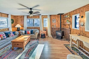 House (2 Bedrooms) | Interior