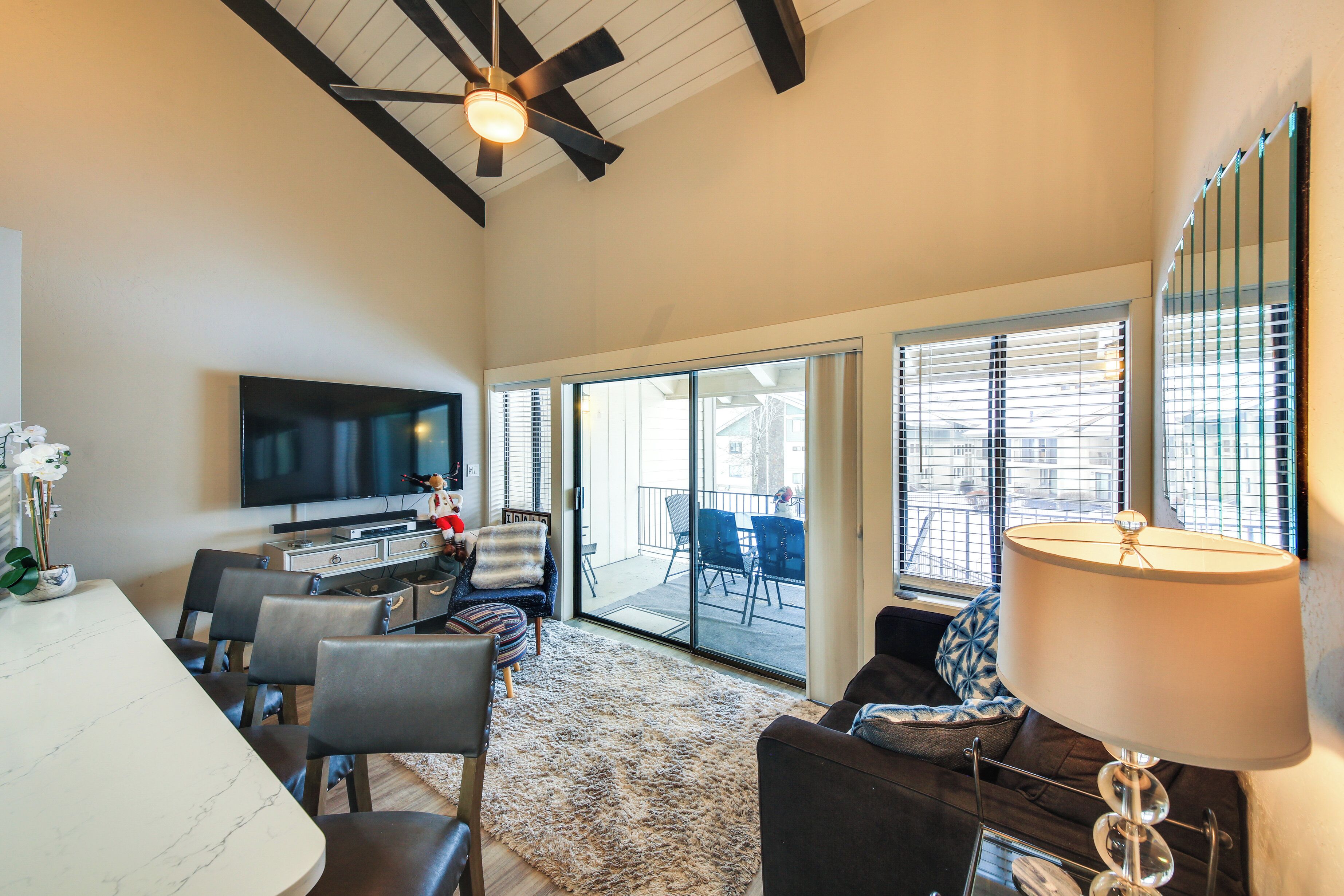 Apartment (2 Bedrooms) | Living area | TV, DVD player