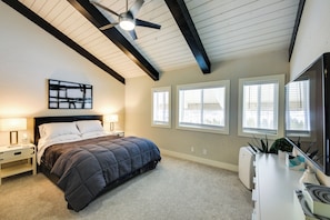 Interior - Waterfront Sandpoint Condo: Lake Access! (Sandpoint)