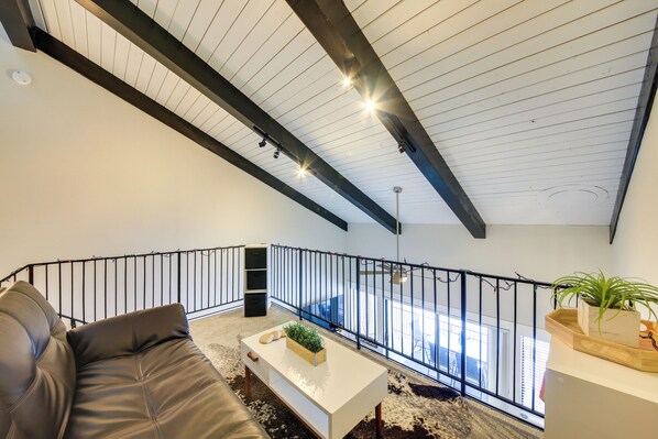 Apartment (2 Bedrooms) | Interior - Waterfront Sandpoint Condo: Lake Access! (Sandpoint)