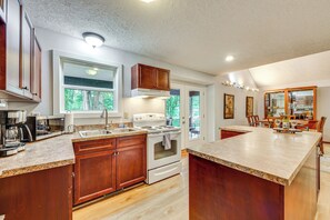 House (3 Bedrooms) | Interior - Cozy Lake Chatuge Getaway, Walk to Water! (Hayesville)