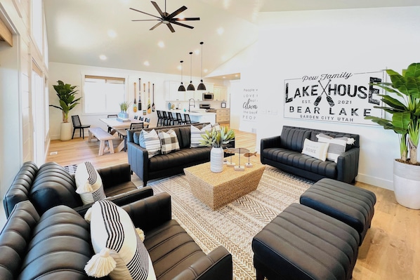 House (5 Bedrooms) | Interior