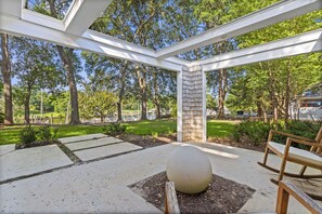 House (4 Bedrooms) | Front of property
