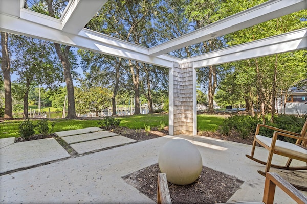 Live Oaks & Marina Views! Ocean Springs Home - Ocean Springs, MS