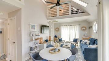 House (2 Bedrooms) | Depan hartanah