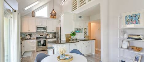 House (2 Bedrooms) | Interior