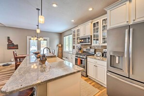 House (3 Bedrooms) | Interior - Donnelly Vacation Rental Near Lake Cascade! (Donnelly)