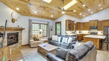 House (3 Bedrooms) | Front of property