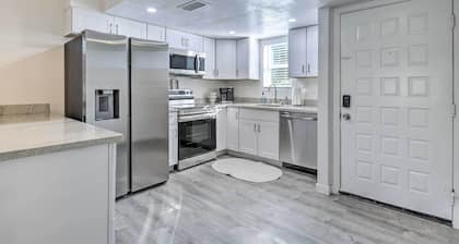 Downtown Gilbert Condo w/ Screened Porch!