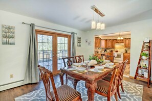 Ferienhaus (3 Bedrooms) | Essbereich im Zimmer