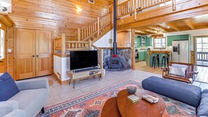 Unclassified image, 3 of 39, button - Family-friendly Cabin By Golf Course & Marina (Eureka Springs)