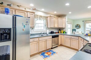 House (3 Bedrooms) | Interior - Bowers Beach Vacation Rental: 2 Blocks Away! (Frederica)