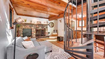 Apartment (0 Bedroom) | Interior