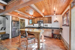 Apartment (0 Bedroom) | Interior