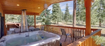 Spacious Duck Creek Village Cabin w/ Hot Tub!
