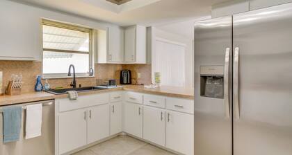 Heated Pool: Canal-front Rotonda West Retreat