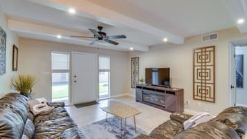 Apartment (2 Bedrooms) | Front of property