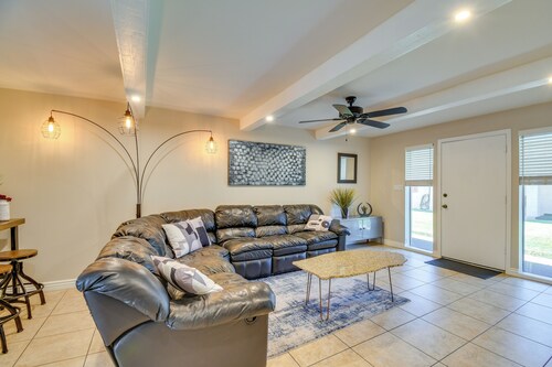 Golf, Shop & Hike: Youngtown Hideaway!