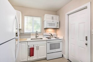 Apartment (2 Bedrooms) | Interior - Fort Lauderdale Apt Near Beaches & Shopping! (Fort Lauderdale)