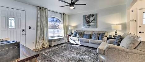 House (3 Bedrooms) | Interior