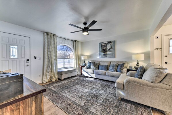 House (3 Bedrooms) | Interior