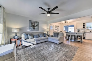 House (3 Bedrooms) | Interior