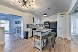 Interior - Downtown Gilbert Home w/ Fenced Yard & Fire Pit! (Gilbert)