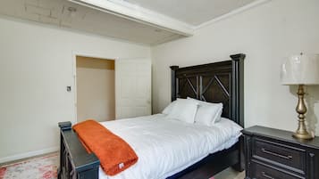 2 bedrooms, bed sheets