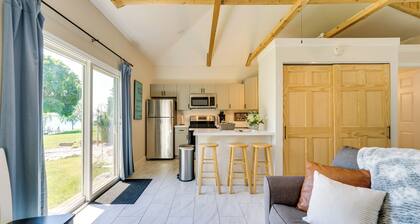 Serene Riverfront St. Clair Studio: Walk to Dtwn!