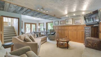 Villa (3 Bedrooms) | Front of property