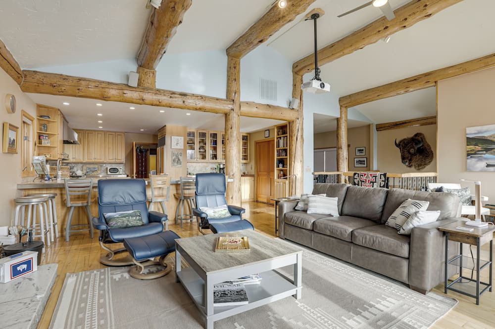 Stunning Sheridan Ranch Villa: Mountain View! - Sheridan, WY