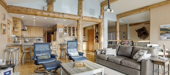 Stunning Sheridan Ranch Villa: Mountain View!