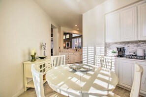 Casa (2 Bedrooms) | Interior