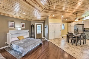 House (1 Bedroom) | Interior