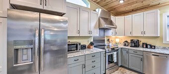 Modern Marlinton Home w/ Hot Tub & Mtn Views!