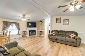 House (3 Bedrooms) | Interior