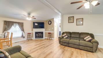 House (3 Bedrooms) | Interior