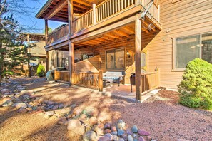 Interior - 2 Mi to Fool Hollow Lake: Rustic Show Low Condo (Show Low)
