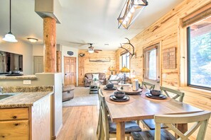 Apartment (2 Bedrooms) | Interior - 2 Mi to Fool Hollow Lake: Rustic Show Low Condo (Show Low)
