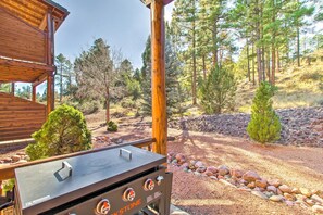Interior - 2 Mi to Fool Hollow Lake: Rustic Show Low Condo (Show Low)