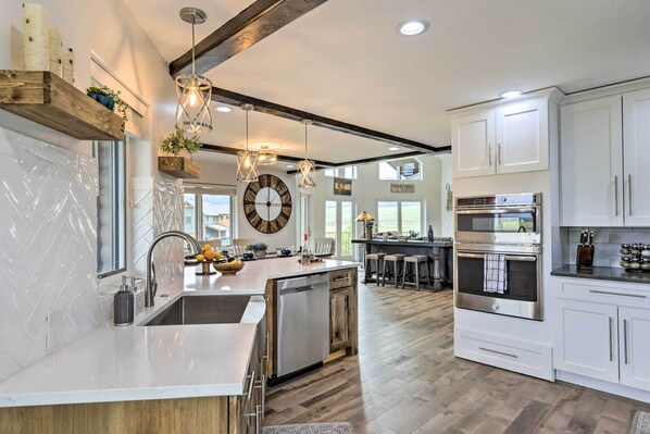 House (4 Bedrooms) | Interior