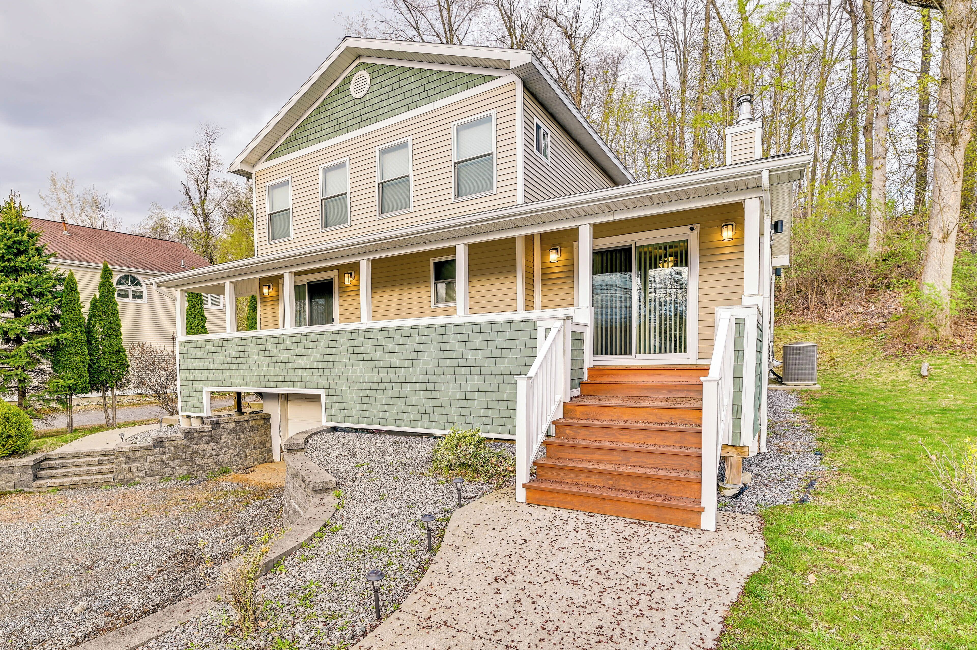 House (3 Bedrooms) | Front of property