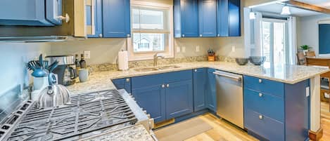 House (3 Bedrooms) | Interior