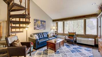 Apartment (0 Bedroom) | Interior