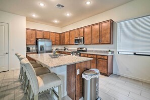 House (4 Bedrooms) | Interior